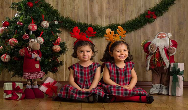 دکور و لباس ویژه عکاسی کودک و نوزاد در کریسمس - تم کریسمس برای عکاسی کودک