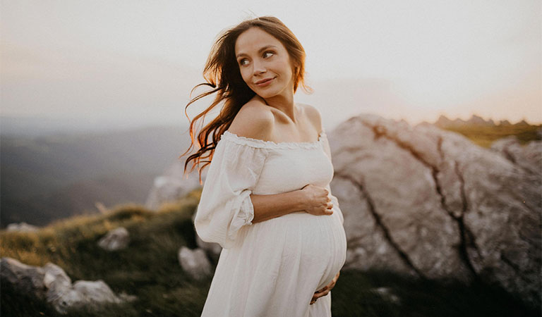 عوامل موثر در انتخاب لباس برای آتلیه بارداری - لباس برای عکس بارداری