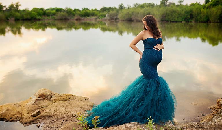 مدل لباس‌های خاص برای آتلیه بارداری - لباس برای عکس بارداری