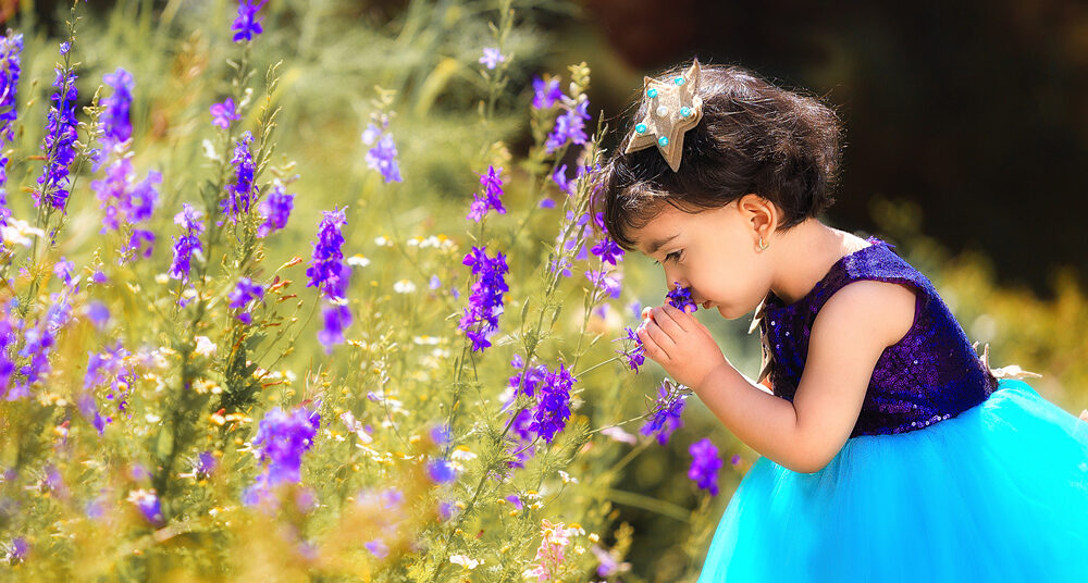 عکاسی کودک در فضای باز و باغ