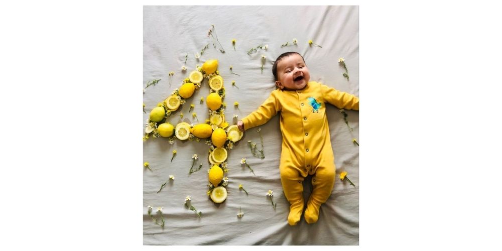 جدیدترین عکس ماهگرد نوزاد پسر با میوه در 4 ماهگی