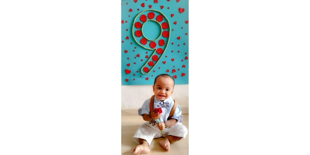 آتلیه_خانگی ایده عکس ماهگرد نوزاد 9 ماهه در منزل
