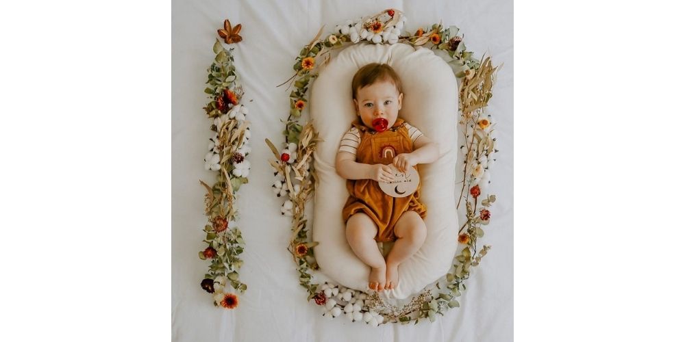 ایده عکس ماهگرد نوزاد 10 ماهه با گل