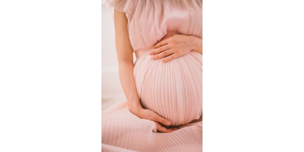عکس زن حامله کلوزآپ شکم