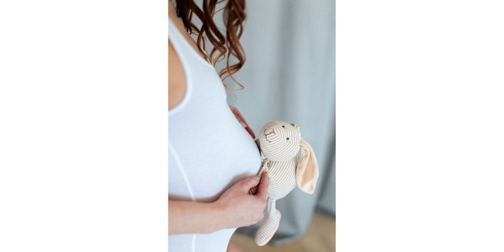 ژست بارداری با عروسک